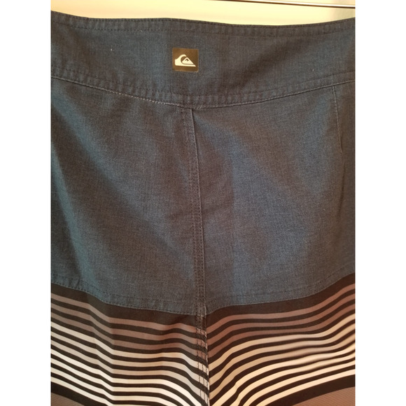 Quiksilver Multicolor Striped Swim Shorts Men's Size 34 Inseam 9 in - Picture 5 of 9